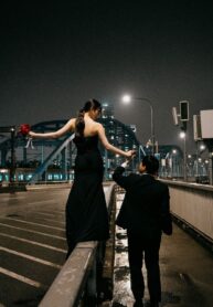 chỉ thuộc về e